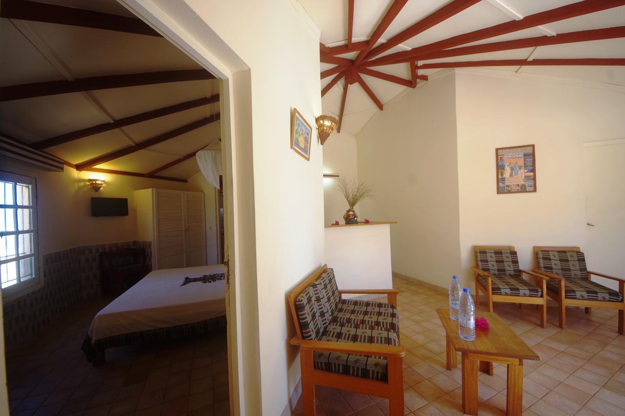 Diamarek Hotel Sur La Plage サンルイ エクステリア 写真