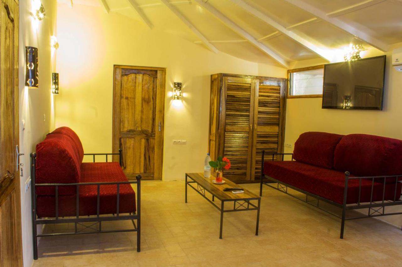 Diamarek Hotel Sur La Plage サンルイ エクステリア 写真