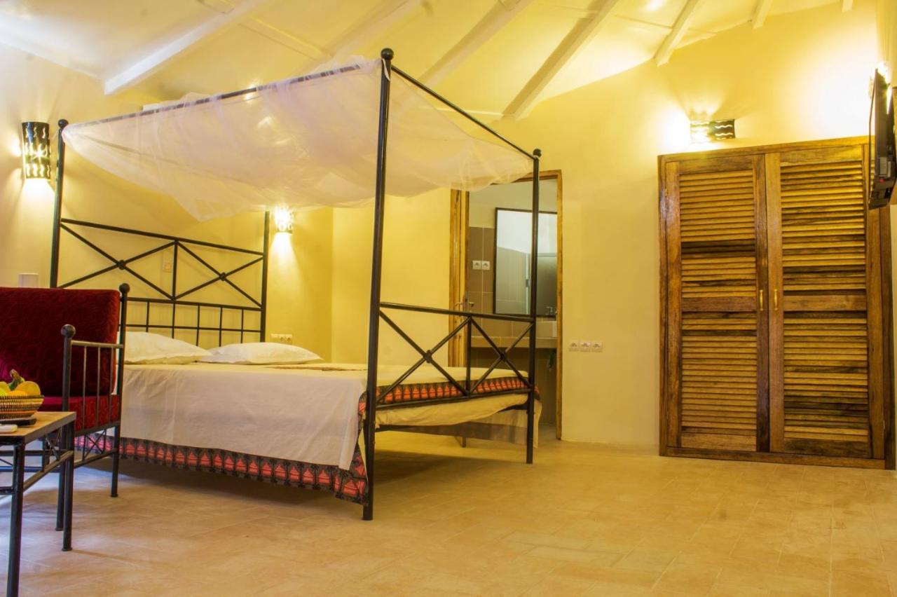 Diamarek Hotel Sur La Plage サンルイ エクステリア 写真